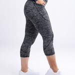 Mid-Rise Capri Fitness Leggings with Side Pockets