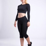 Mid-Rise Capri Fitness Leggings with Side Pockets