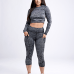 Mid-Rise Capri Fitness Leggings with Side Pockets