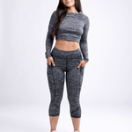 Mid-Rise Capri Fitness Leggings with Side Pockets