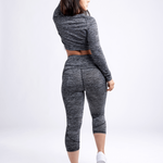 Mid-Rise Capri Fitness Leggings with Side Pockets